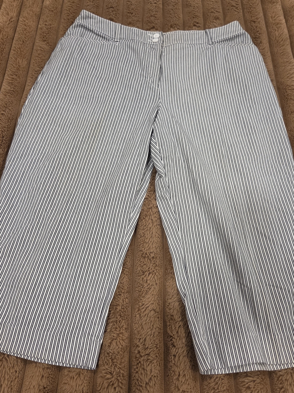 Croft and Barrow Pants 16 Striped Women's Stretch Capri Casual